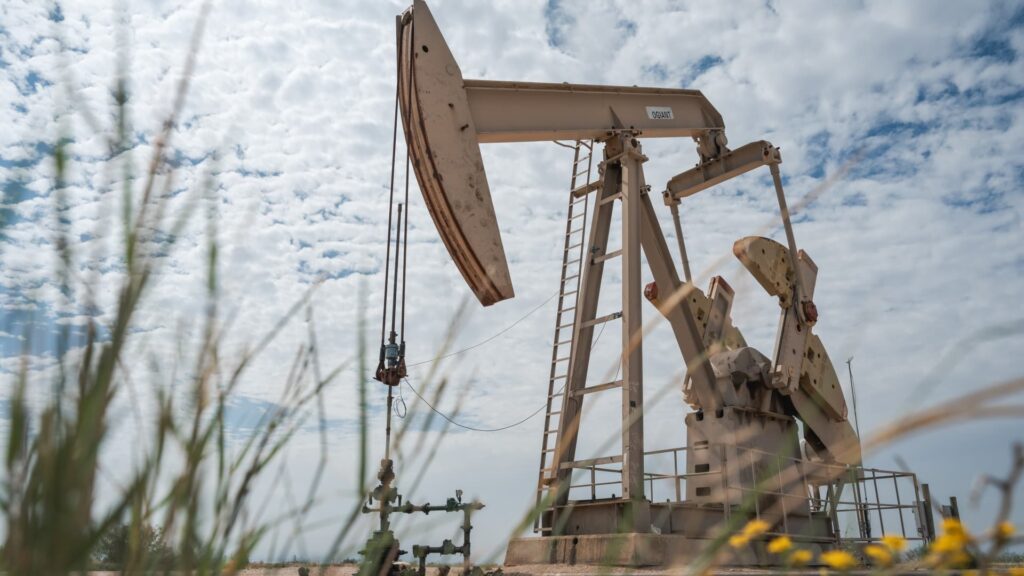 Oil price today: WTI, Brent rise