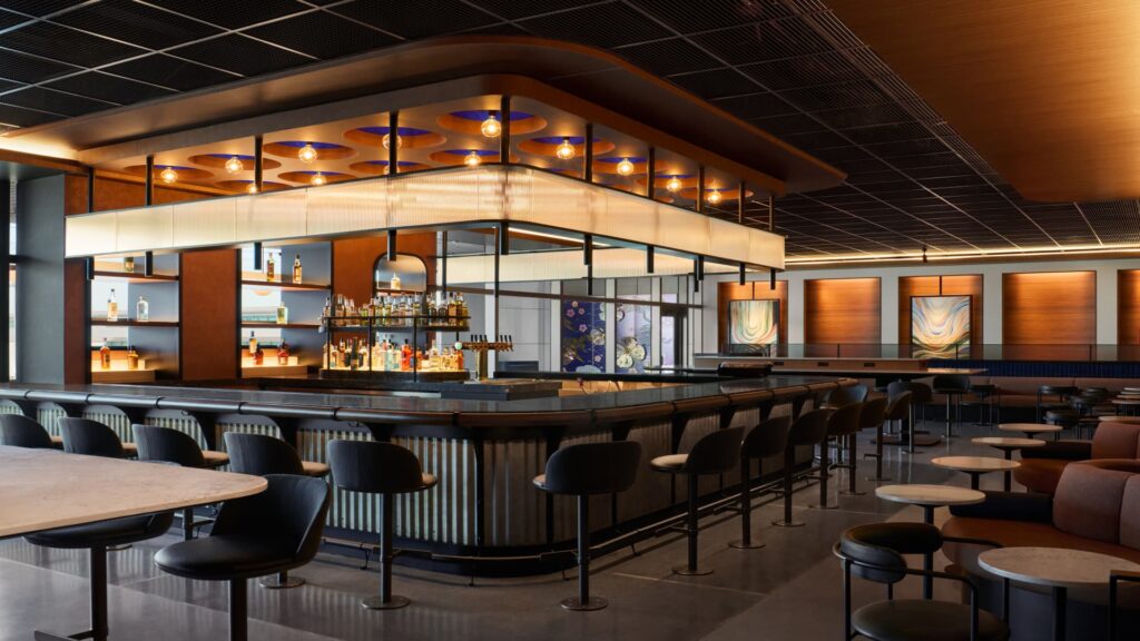 United Airlines plans to open its largest airport lounge in Houston