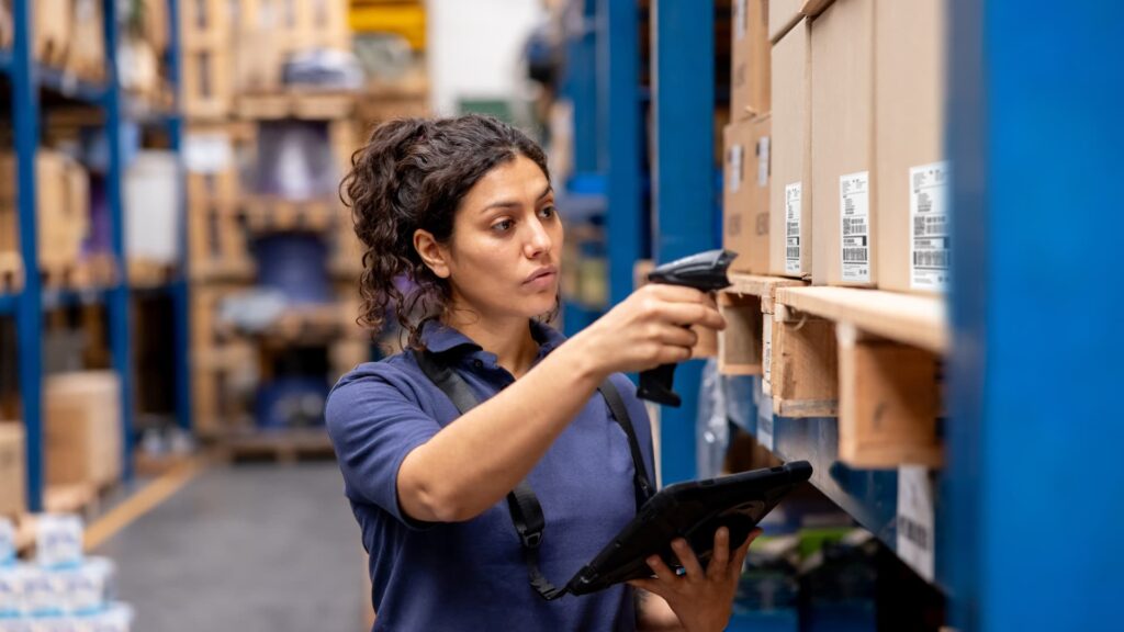 Employment in the 2026 holiday season is sending ‘mixed signals’, experts say