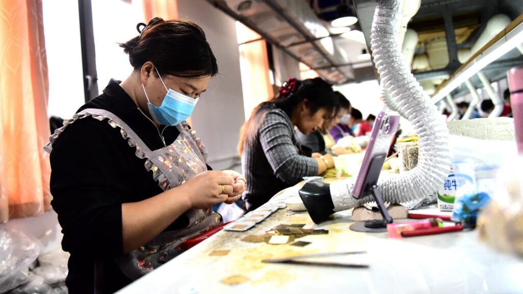 China’s industrial profits record strong growth for the first time in three months