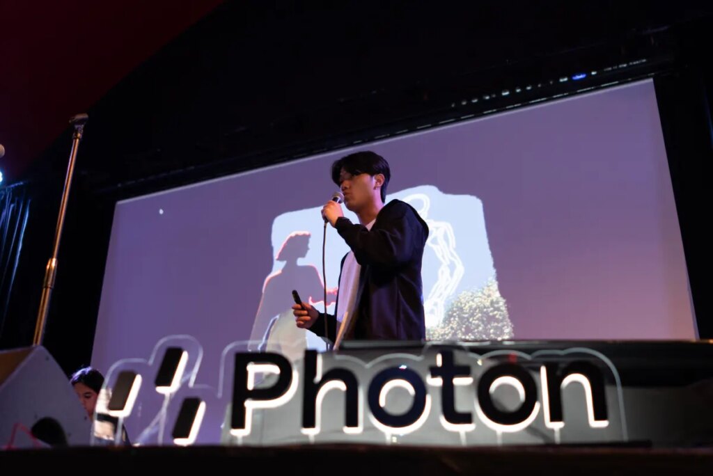 Photon held a funeral for mobile apps. Currently, $4.5 million is available to replace them with agents.