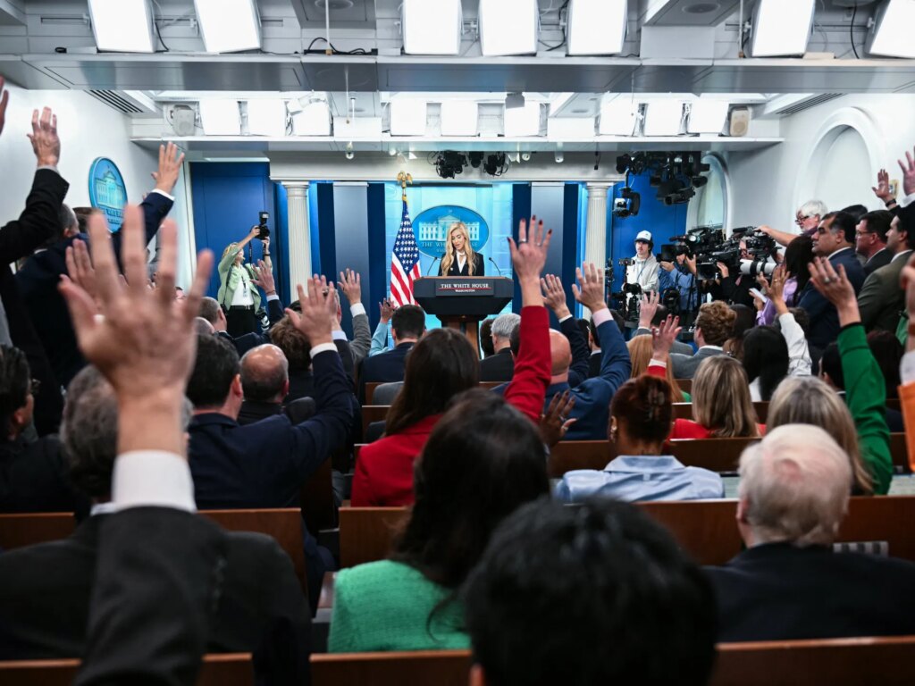 Judge extends US media access to White House amid conflict with President Trump | Donald Trump News