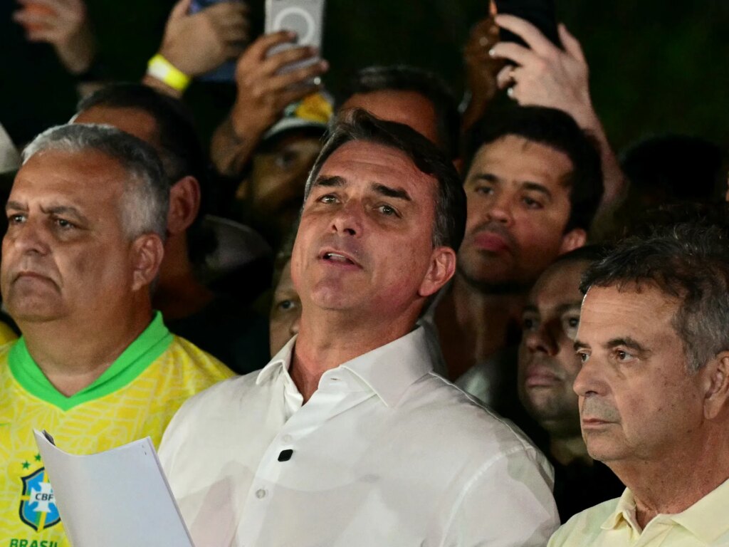 Flavio Bolsonaro flees Brazil after election defeat, US announces visa will be granted | Donald Trump News