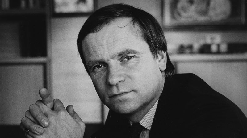 Jeffrey Archer, best-selling British novelist and scandal-plagued politician, dies at 86