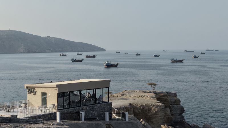 Strait of Hormuz: Iran seeks to regain control of shipping after more oil spills from Gulf